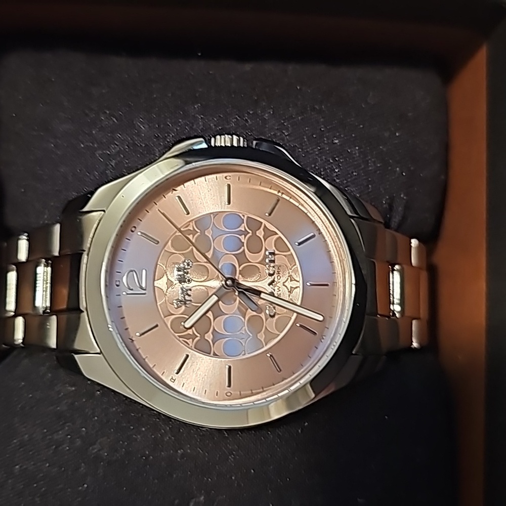 Watch - Picture 3 of 3
